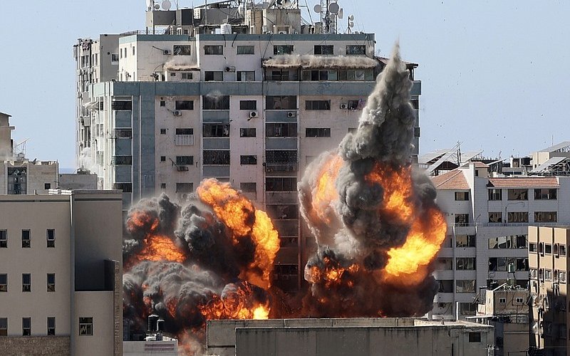 Израиль Газын зурвас дахь мэдээний агентлагуудыг бөмбөгдөв