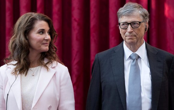 Билл, Мелинда Гейтс нар бага охиноо насанд хүрэхийг хүлээж байгаад салжээ
