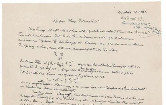 Эйнштэйний гар бичмэл 1,2 сая доллараар зарагджээ