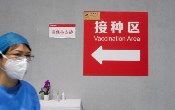 БНХАУ иргэдээ вакцинжуулсан тунгаар дэлхийд тэргүүлж байна