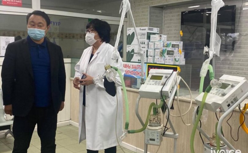 Сүхбаатар дүүргийн Нэгдсэн эмнэлэгт амьсгалын аппарат бэлэглэв