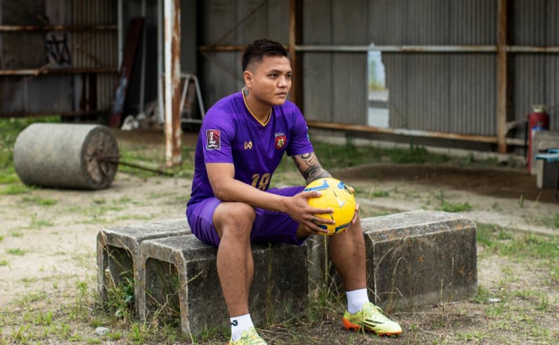 Орогнол хүссэн Мьянмар хөлбөмбөгч Японд үлдэнэ