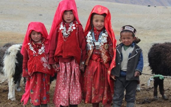 Киргизстан улс Афганистанаас нутаг нэгтнүүдээ татан авна
