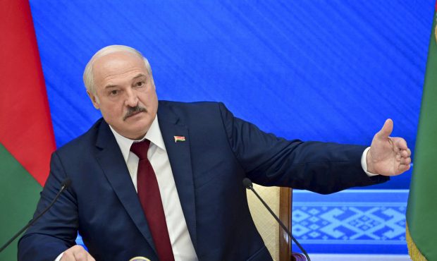 Лукашенко “BBC”-ийн сэтгүүлчийг "америк нохой" хэмээн доромжлов