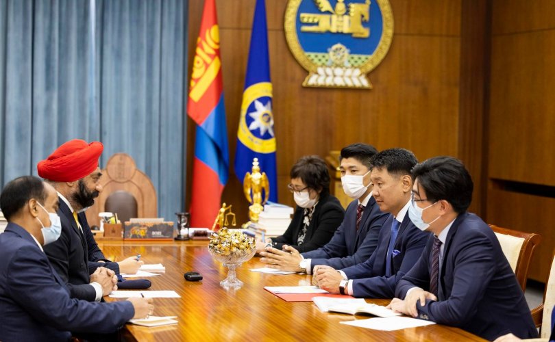 Монгол Улсын Ерөнхийлөгч У.Хүрэлсүх БНЭУ-ын Элчин сайдыг хүлээн авч уулзлаа