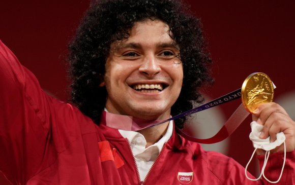 Катар 37 жил хүлээсэн олимпийн анхны алтан медалиа авлаа