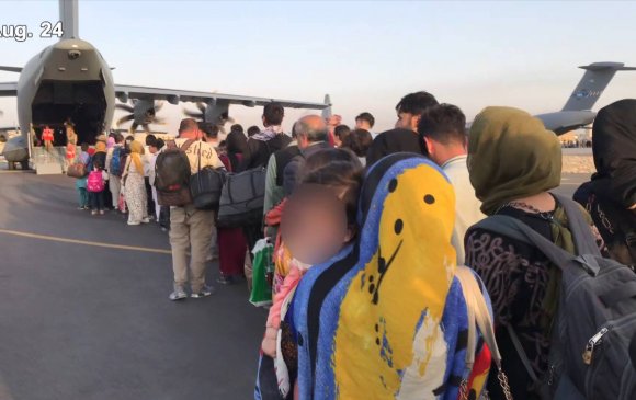 Кабулын нисэх буудал дээр нийт 20 хүн амиа алджээ
