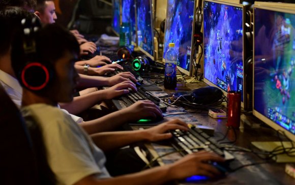 Хятад улс хүүхдийн онлайн тоглоом тоглох цагийг эрс багасгав