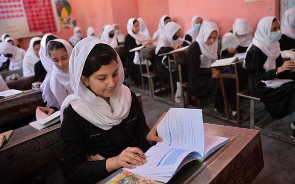 Талибан охид, хөвгүүдийг нэг танхимд хичээллэхийг зөвшөөрөхгүй