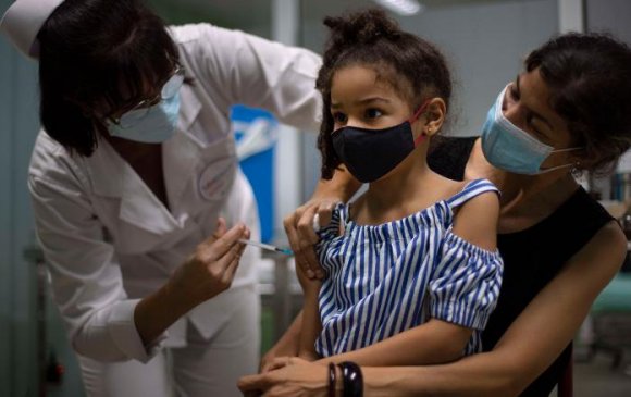 Дэлхийн 5 улс 12-оос доош насны хүүхдүүдээ вакцинжуулж байна
