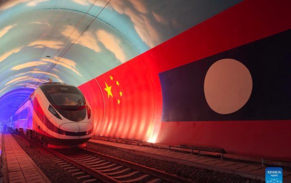 Хятад Лаосыг холбосон төмөр зам 12 сард ашиглалтад орно
