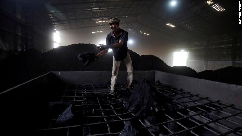 Энэтхэгийн цахилгаан станцууд нүүрсний хомсдолд орж байна