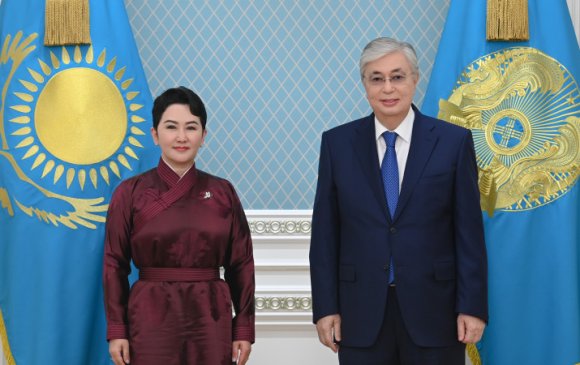 Гадаад харилцааны сайд Б.Батцэцэг Казахстаны Ерөнхийлөгч К Ж.Токаевт бараалхав