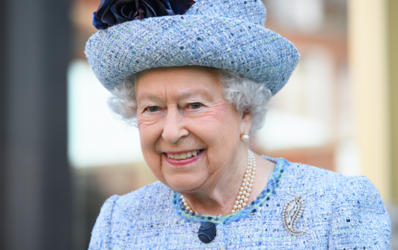 95 настай II Элизабет хатан хаан эмнэлэгт хүргэгджээ