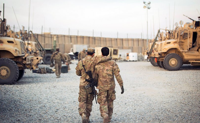 “NATO”-д ажилласан афган орчуулагч нар аюул дунд үлджээ