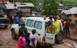 Сьерра-Леонд шатахуун түгээгч машин дэлбэрч, 90 орчим хүн амиа алдав