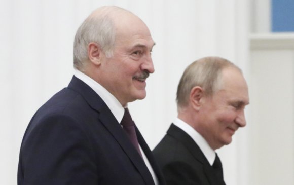 Лукашенкогийн арыг даахаа Путин амлав