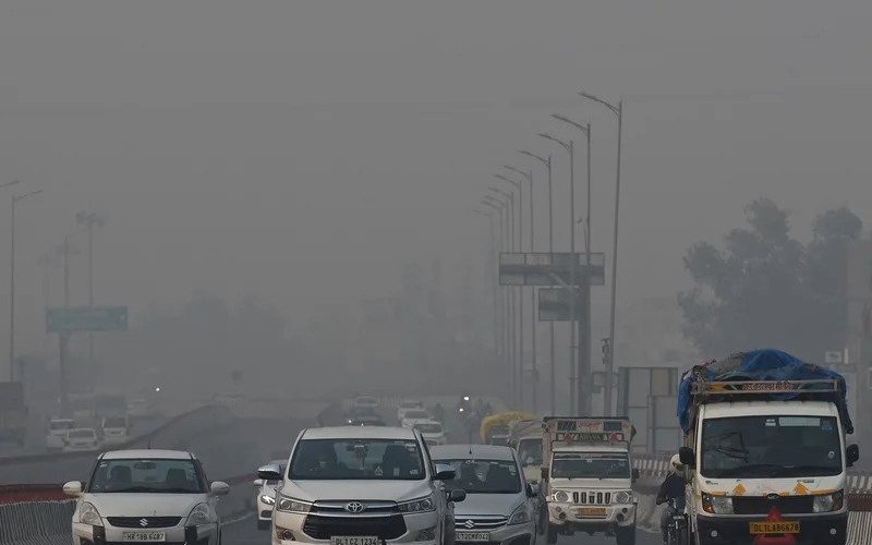 Энэтхэгт агаарын бохирдлоос болж хөл хорих санал гаргав