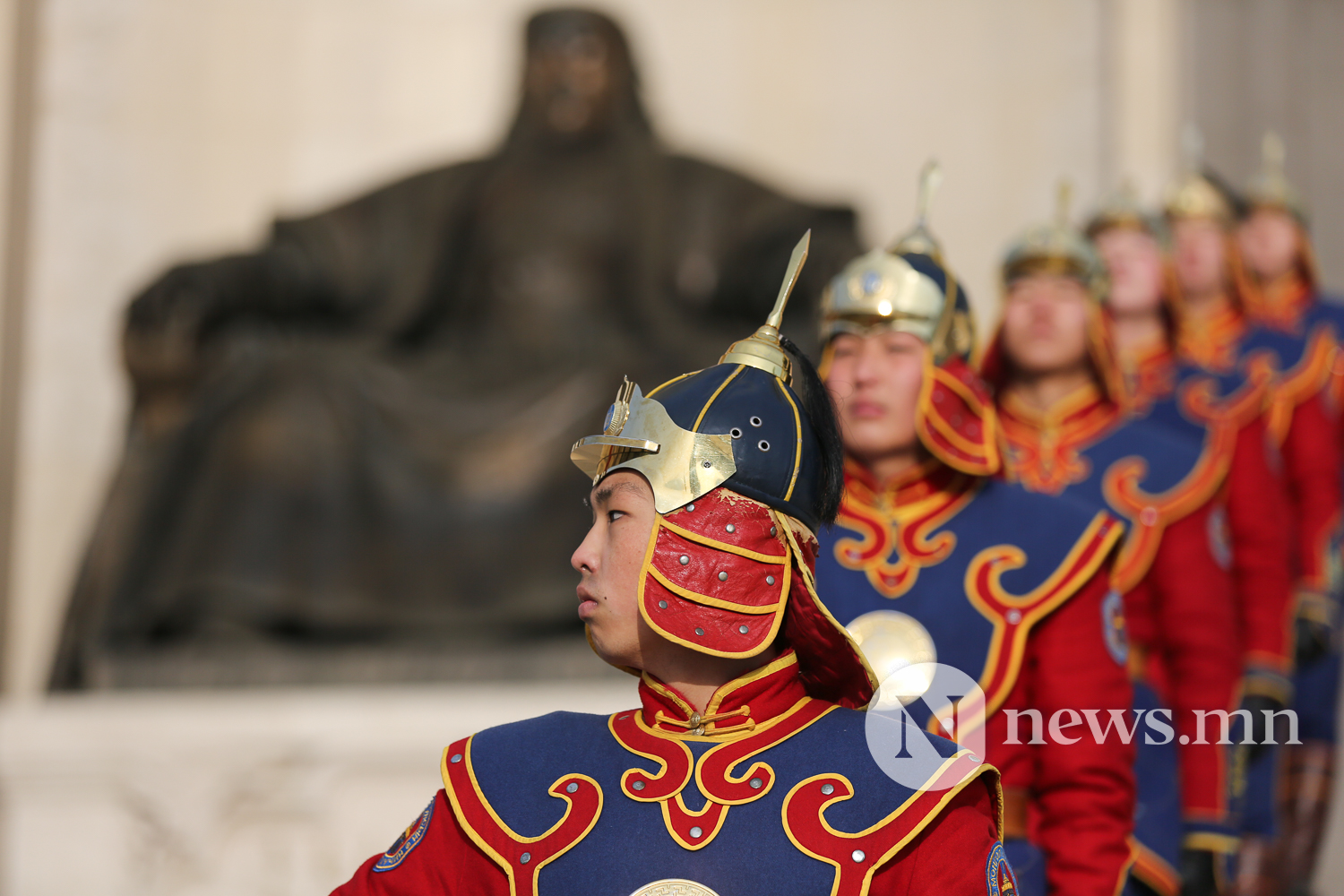 Их эзэн Чингис хааны хөшөөнд хүндэтгэл үзүүллээ (20 of 21)