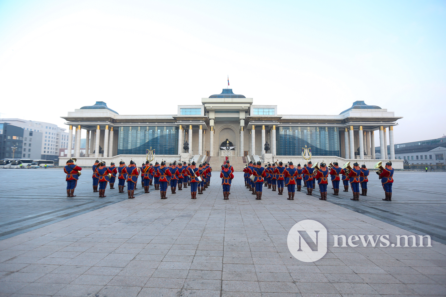 Монгол Улсын Төрийн далбаа мандуулах ёслол боллоо (10 of 14)