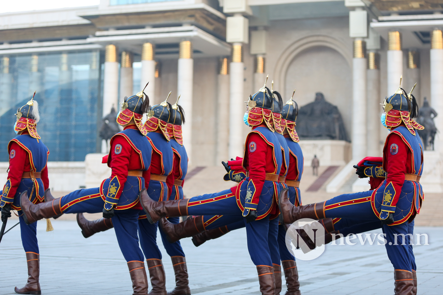 Монгол Улсын Төрийн далбаа мандуулах ёслол боллоо (6 of 14)
