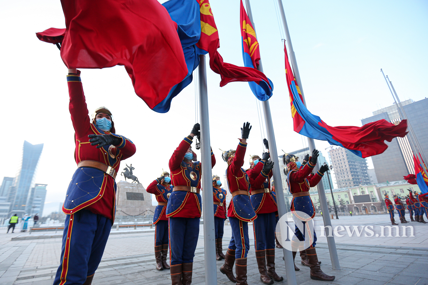 Монгол Улсын Төрийн далбаа мандуулах ёслол боллоо (7 of 14)