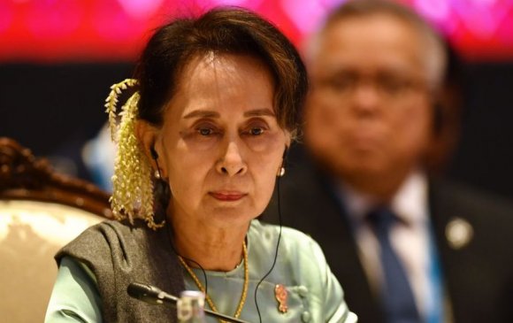 Ан Сан Су Чи дахин 4 жилийн хорих ял авлаа