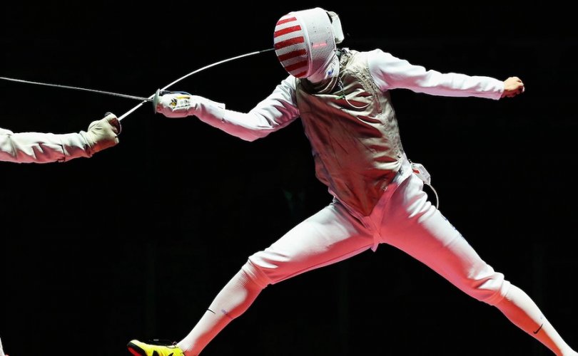 Монгол сурагч туялзуур сэлэмний спортын тэмцээний аварга болов