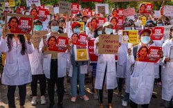 Мьянмарт эмч нарын 70 хувь нь ажил хаяжээ
