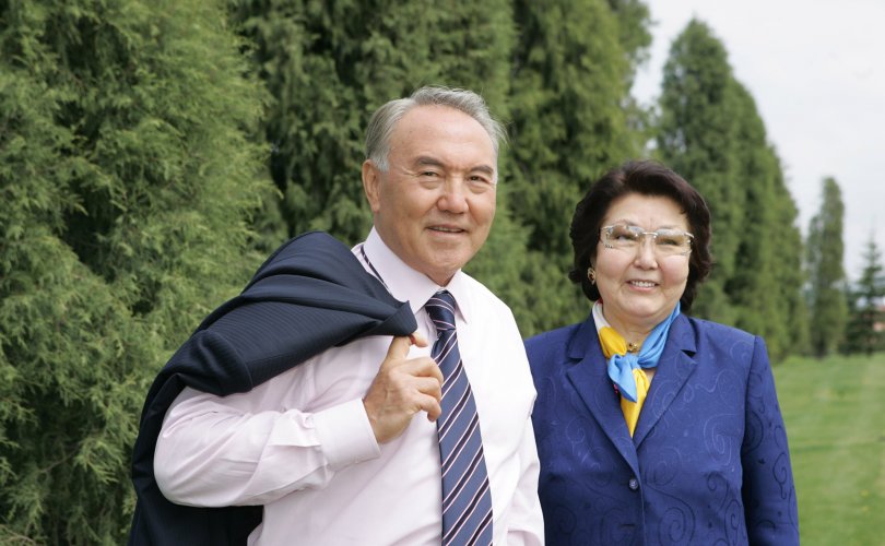 Назарбаевын гэр бүлийн тэнгэрт тулсан өв хөрөнгө