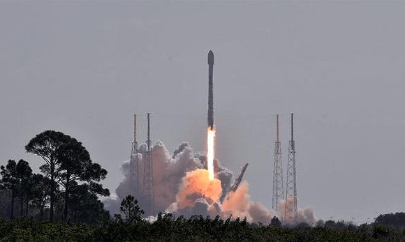 SpaceX : "Starlink" интернетийн 46 хиймэл дагуул хөөргөв