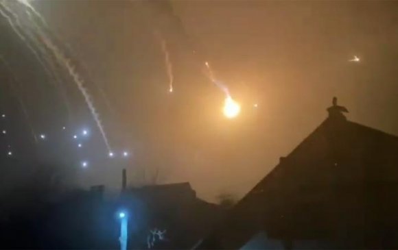 Киев муж Оросын пуужингийн довтолгоонд өртөж, хөл хорив