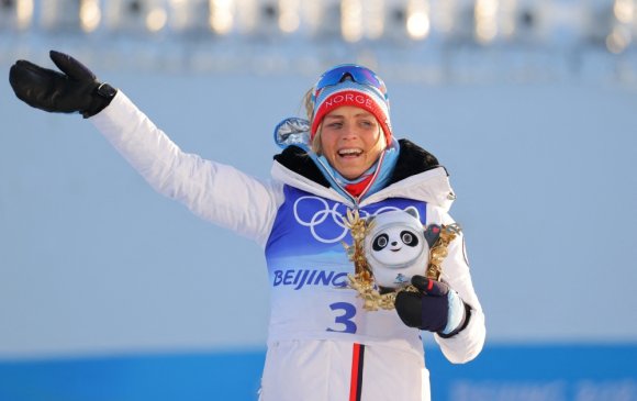 Бээжин-2022: Тереза Йохауг анхны алтан медалийг хүртлээ