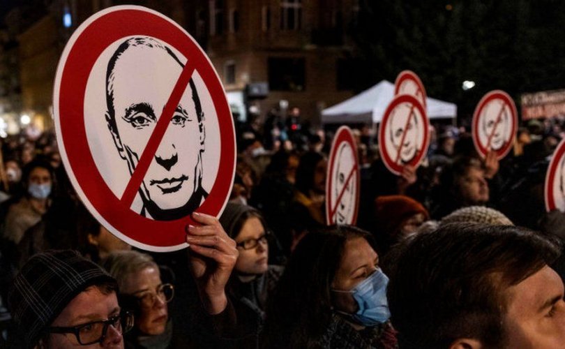 Путиныг хөнөөхийг уриалсан АНУ-ын сенатчийг эсэргүүцэв