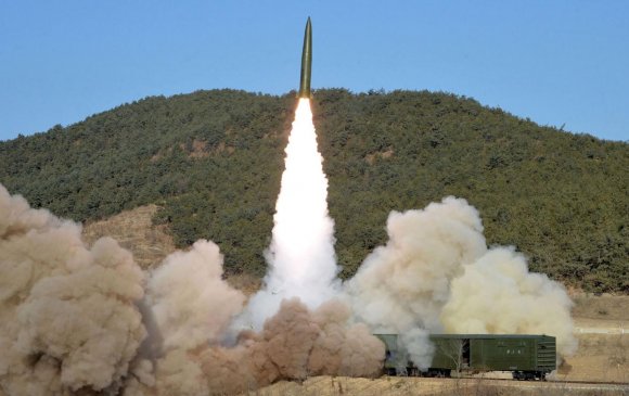 Хойд Солонгос энэ оны 9 дэх пуужингаа харваж туршлаа