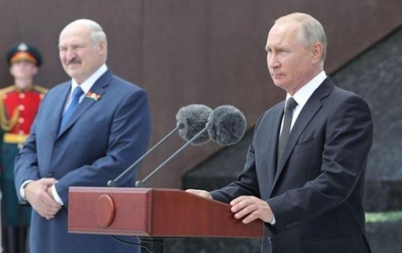 Лукашенко Путиныг "галзуураагүй" гэв