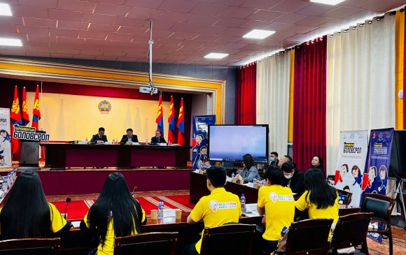Монголд парламентын ардчиллыг бэхжүүлэх төслийн баг Баянхонгорт ажиллав