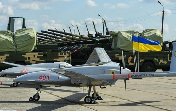 Туркийн нисгэгчгүй онгоц Украины эсэргүүцлийн бэлгэ тэмдэг