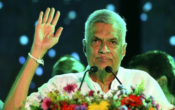 Шри-Ланка ерөнхийлөгчдөө хариуцлага тооцно