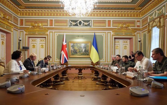 Их Британи: Украин цэргүүдийг бэлтгэнэ