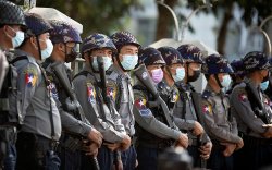 Мьянмарын ардчиллын төлөөх тэмцэгчид цаазаар авах ял оноов