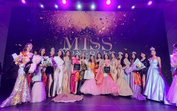 "Miss Mongolia-2022" тэмцээний тэргүүн титмийг Б.Номин-Эрдэнэ хүртэв