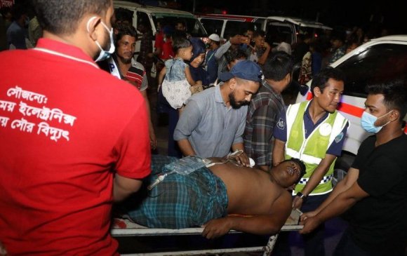 Бангладеш: Дэлбэрэлтийн улмаас олон хүн шархадлаа
