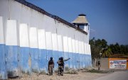 Гайтийн шоронгийн хоригдлууд өлбөрч үхэж байна