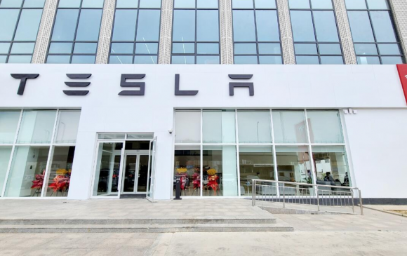 "Тесла" компани Өвөрмонголд анхны дэлгүүрээ нээлээ