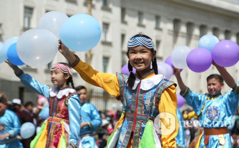 ФОТО: Хүүхдийн баяраар 3000 хүн парад алхлаа