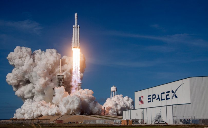 “SpaceX”: Маш нууц тагнуулын хиймэл дагуул хөөргөнө