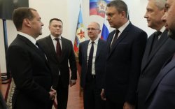 Путин Медведевийг Украин руу илгээжээ