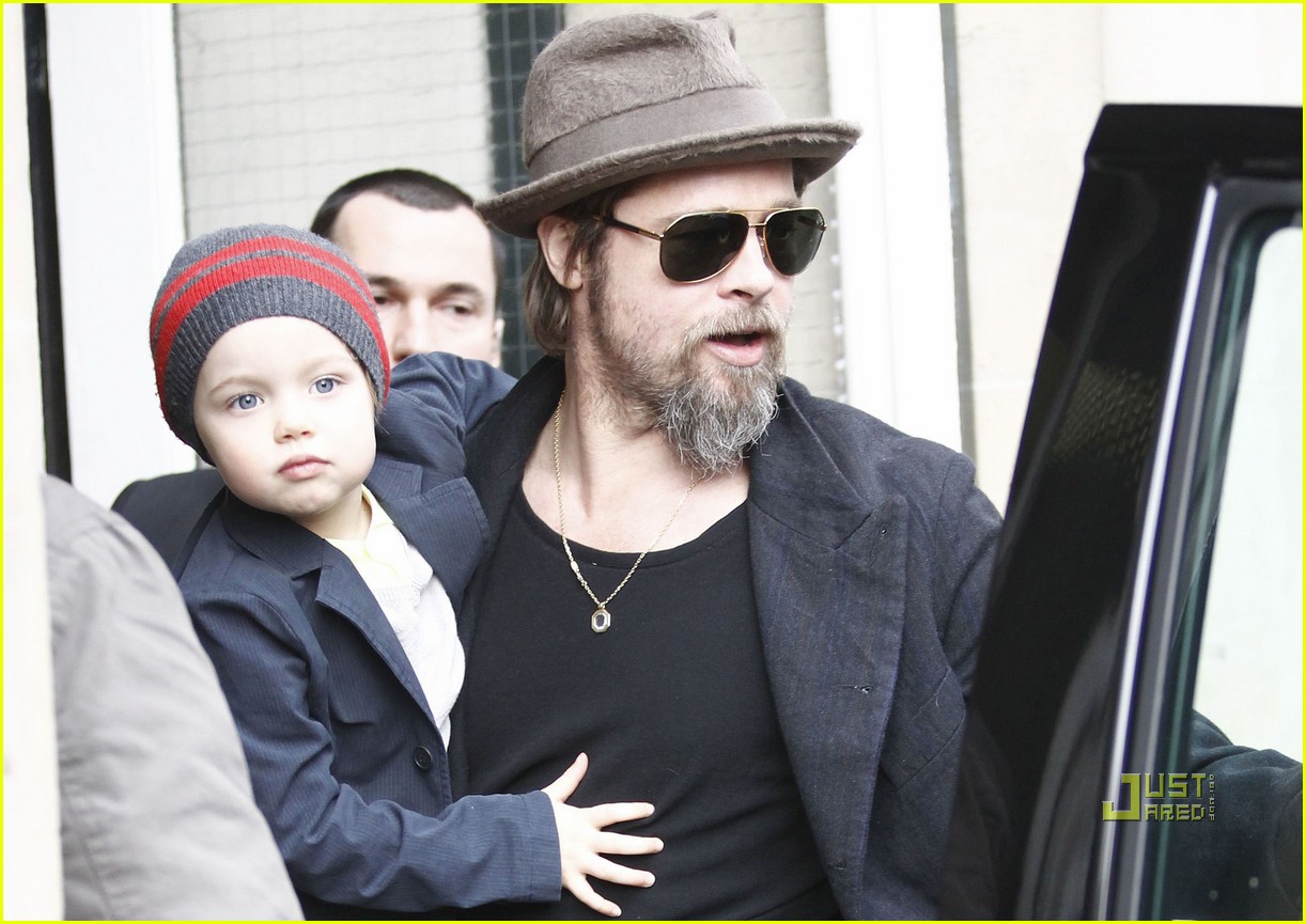 Brad Pitt Takes The Kids Out!