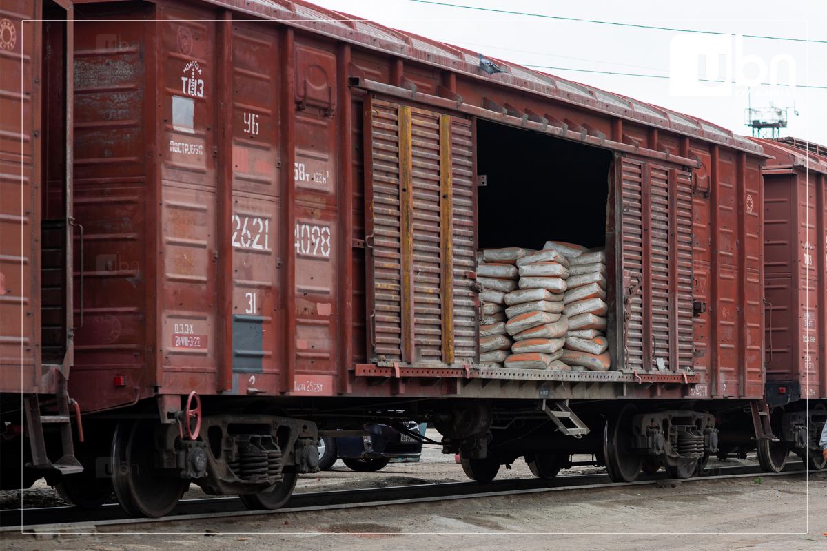 Дархан-Улаанбаатарын авто замын бүтээн байгуулалтад шаардлагатай байгаа 200 вагон цементийг Эрээнээс тээвэрлэнэ DNN.mn